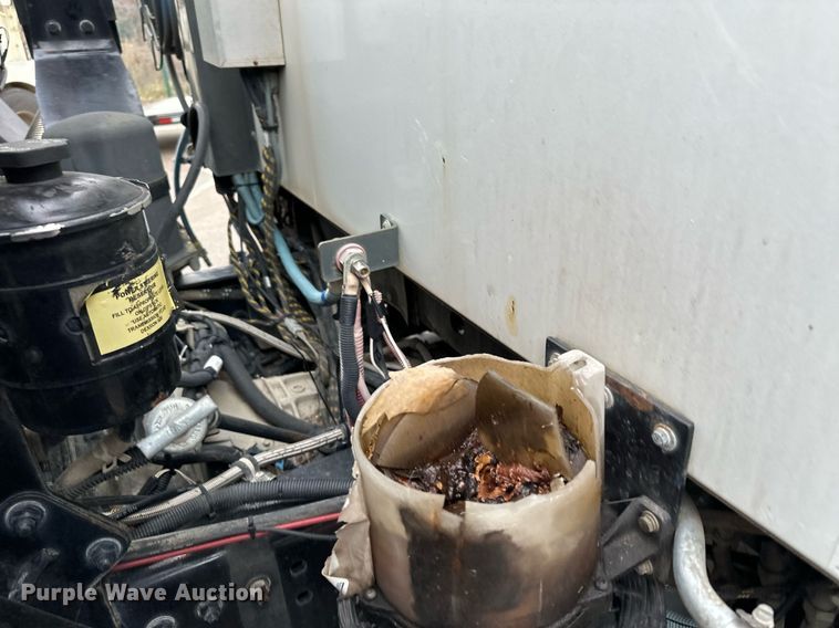 image for item LO9347 2005 Sterling SC-8000  sweeper