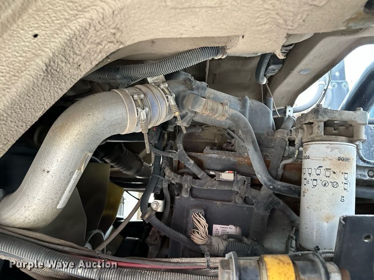 image for item LO9347 2005 Sterling SC-8000  sweeper