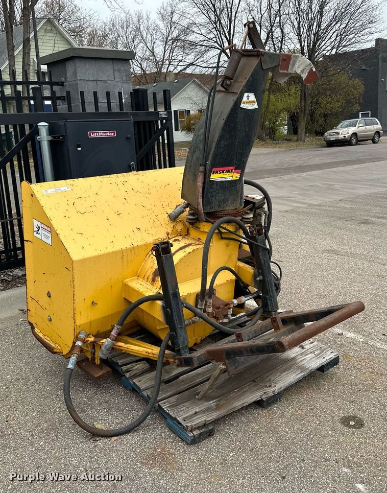 image for item LO9348 Erskine  snow blower