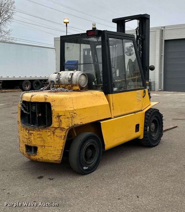 image for item LO9349 Hyster H100XL  forklift