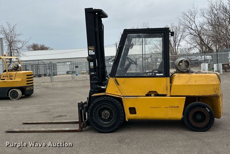 image for item LO9349 Hyster H100XL  forklift