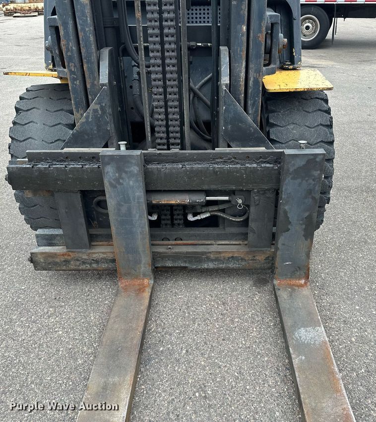 image for item LO9349 Hyster H100XL  forklift