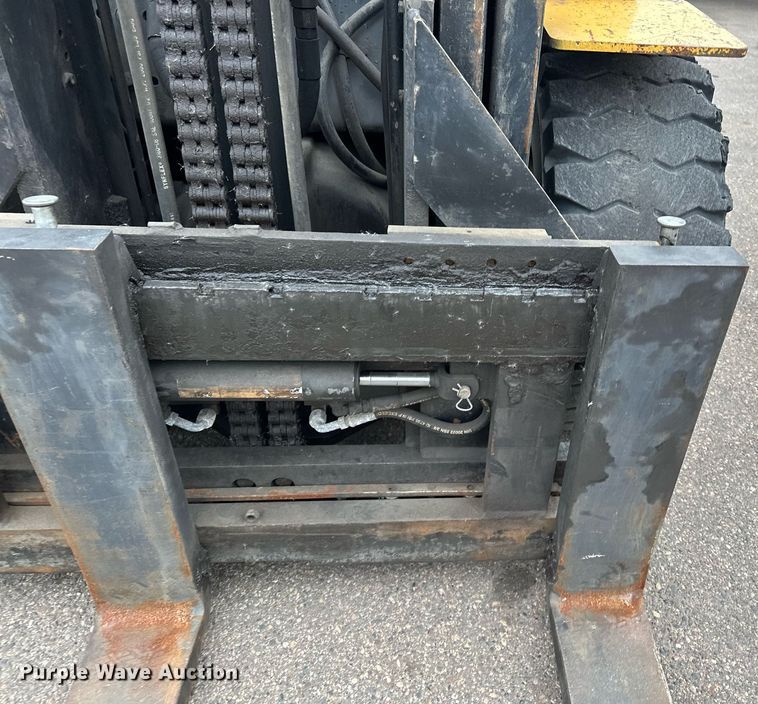 image for item LO9349 Hyster H100XL  forklift