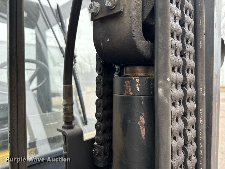 image for item LO9349 Hyster H100XL  forklift