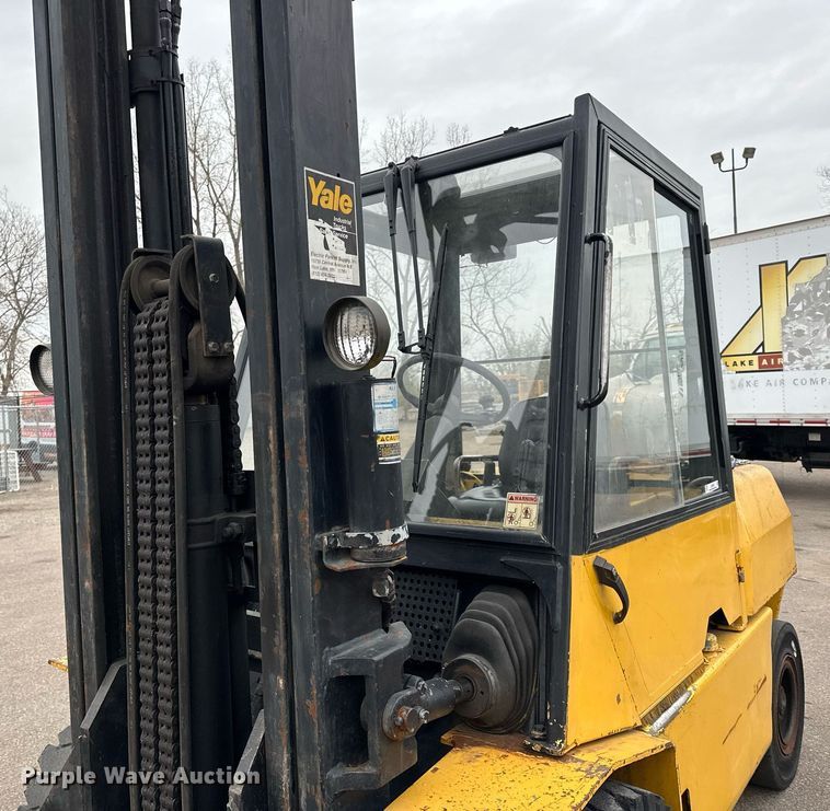 image for item LO9349 Hyster H100XL  forklift