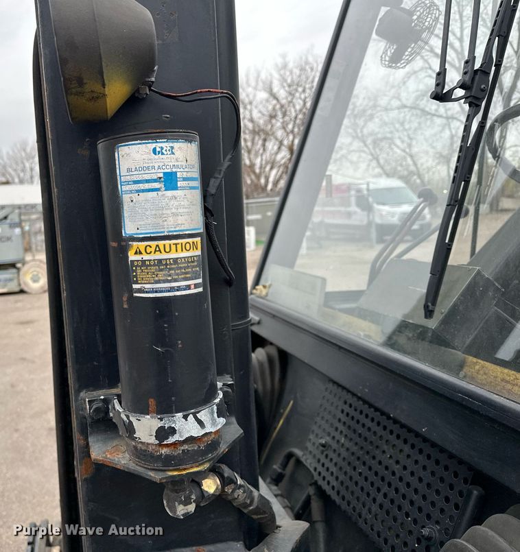 image for item LO9349 Hyster H100XL  forklift