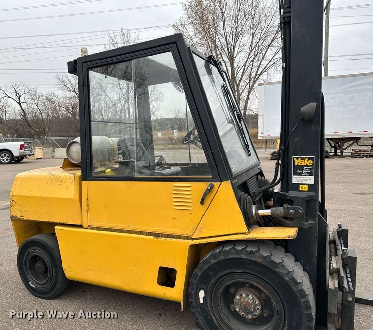 image for item LO9349 Hyster H100XL  forklift
