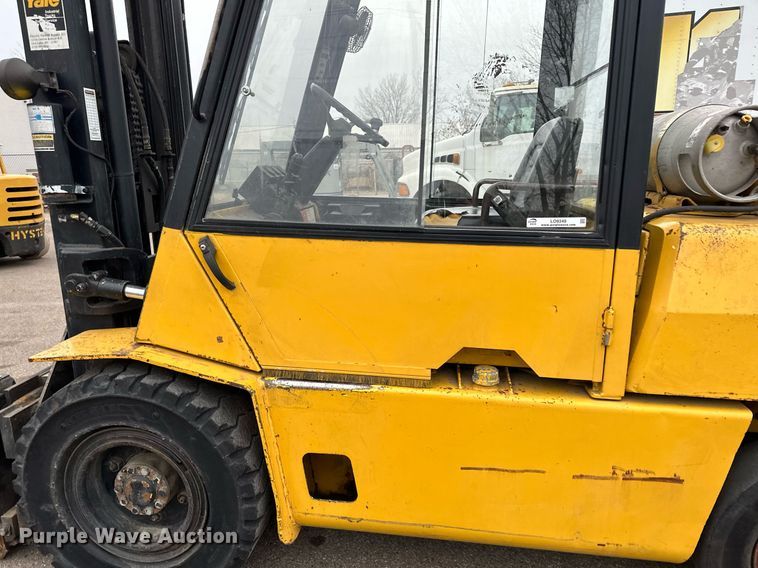 image for item LO9349 Hyster H100XL  forklift