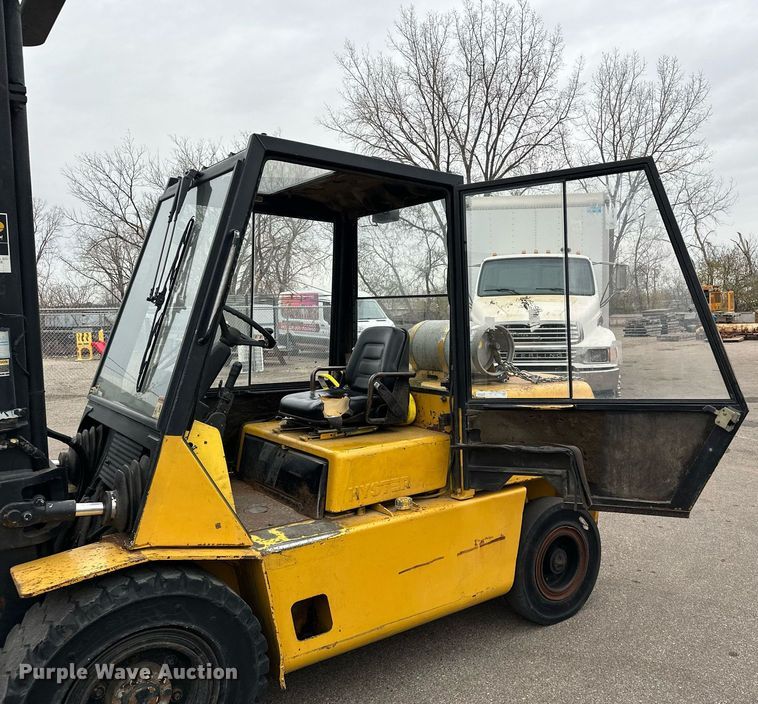 image for item LO9349 Hyster H100XL  forklift