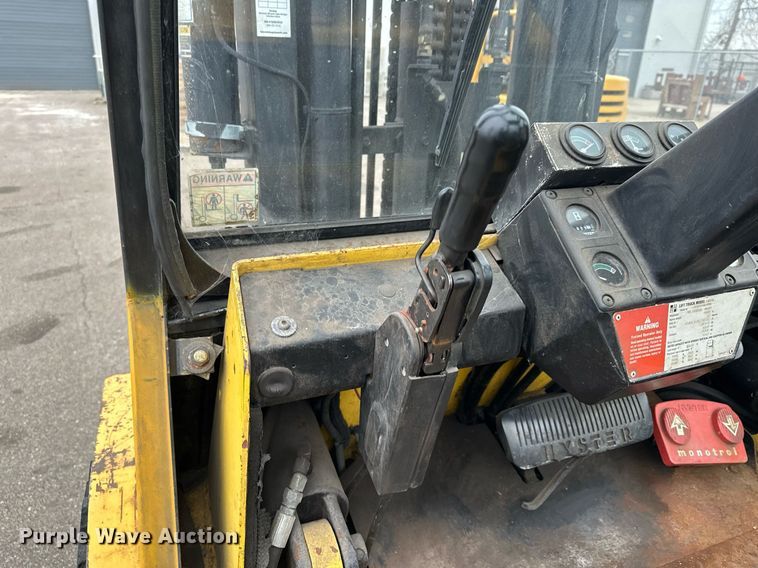 image for item LO9349 Hyster H100XL  forklift