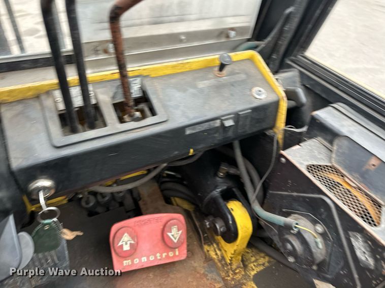 image for item LO9349 Hyster H100XL  forklift