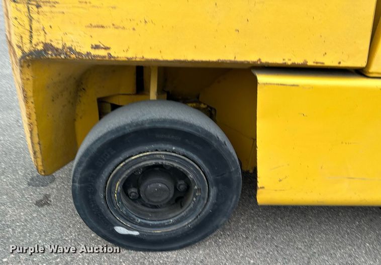 image for item LO9349 Hyster H100XL  forklift