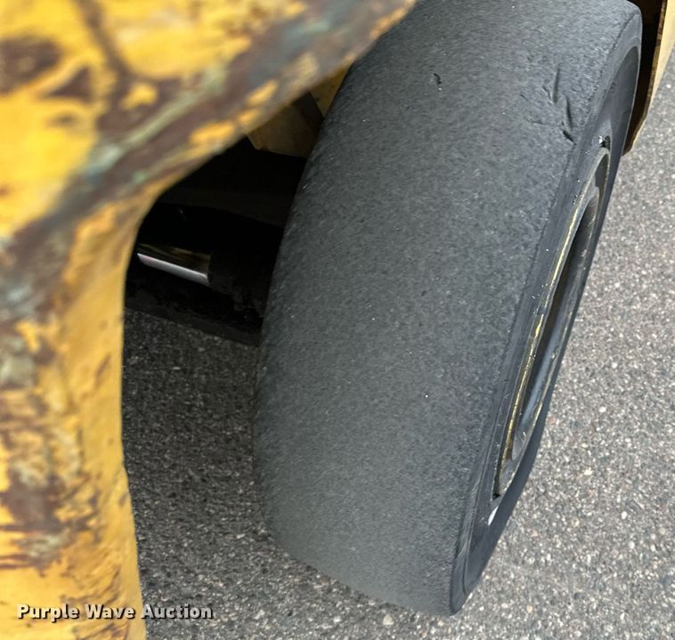 image for item LO9349 Hyster H100XL  forklift