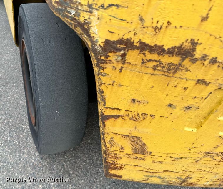 image for item LO9349 Hyster H100XL  forklift