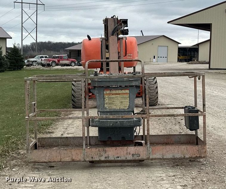 image for item LO9352 2004 JLG 860SJ  boom lift