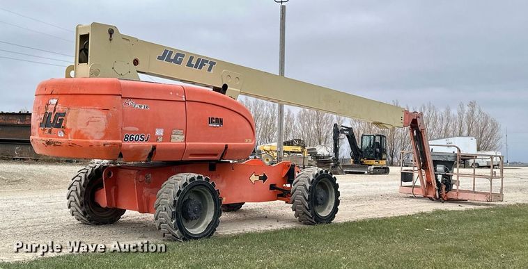 image for item LO9352 2004 JLG 860SJ  boom lift