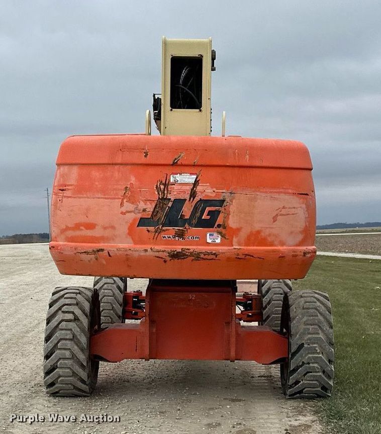 image for item LO9352 2004 JLG 860SJ  boom lift