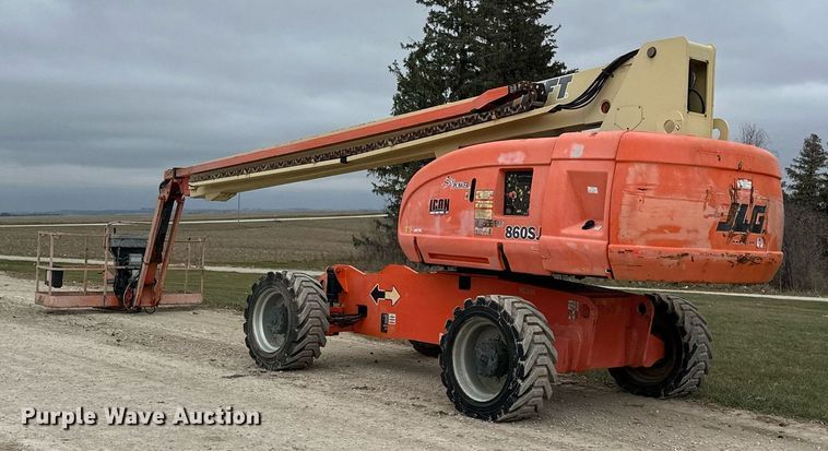 image for item LO9352 2004 JLG 860SJ  boom lift