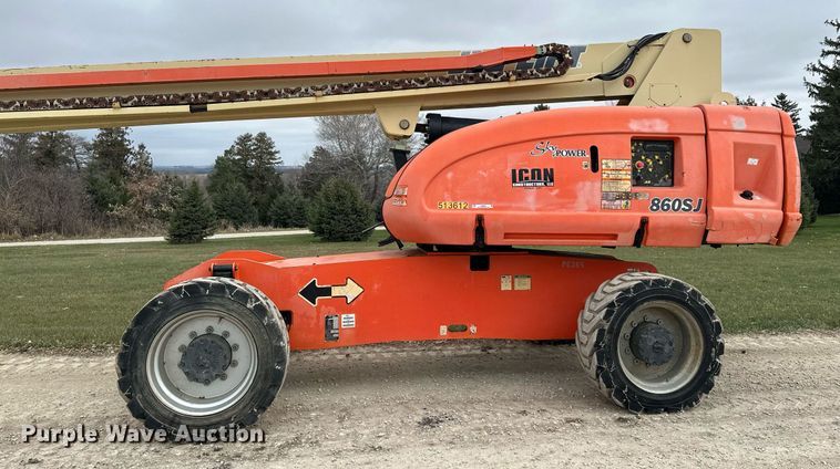 image for item LO9352 2004 JLG 860SJ  boom lift