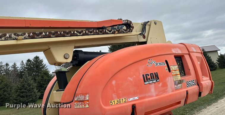 image for item LO9352 2004 JLG 860SJ  boom lift