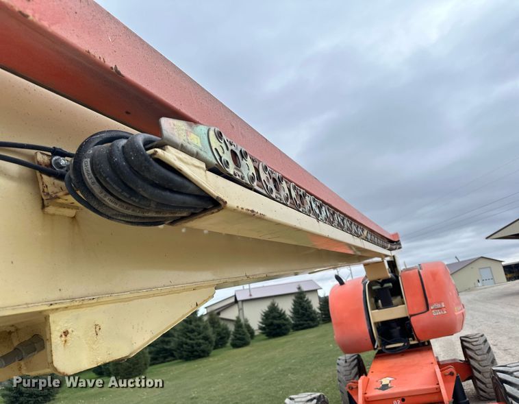 image for item LO9352 2004 JLG 860SJ  boom lift