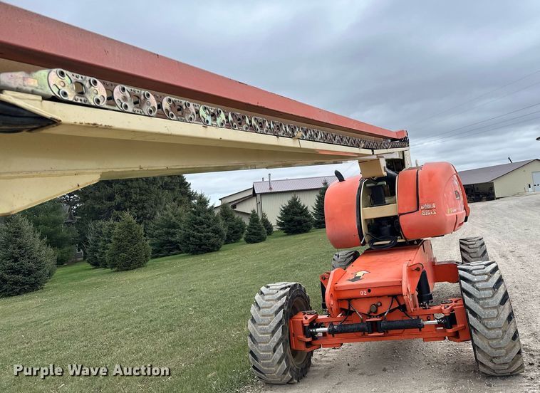 image for item LO9352 2004 JLG 860SJ  boom lift