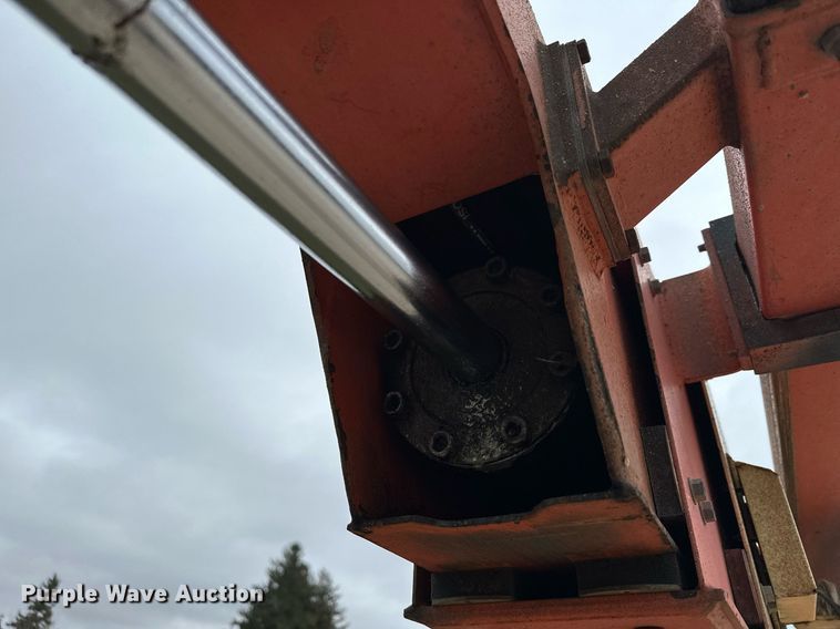 image for item LO9352 2004 JLG 860SJ  boom lift