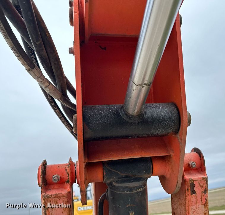 image for item LO9352 2004 JLG 860SJ  boom lift