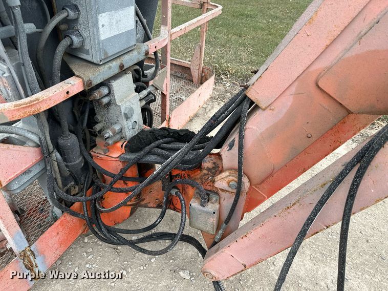 image for item LO9352 2004 JLG 860SJ  boom lift