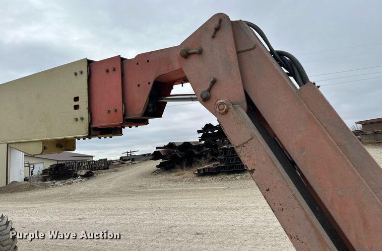 image for item LO9352 2004 JLG 860SJ  boom lift