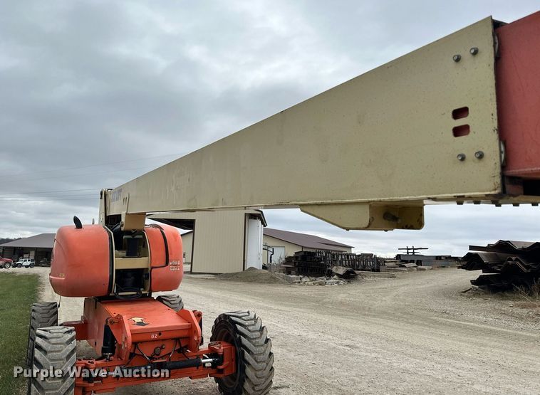image for item LO9352 2004 JLG 860SJ  boom lift
