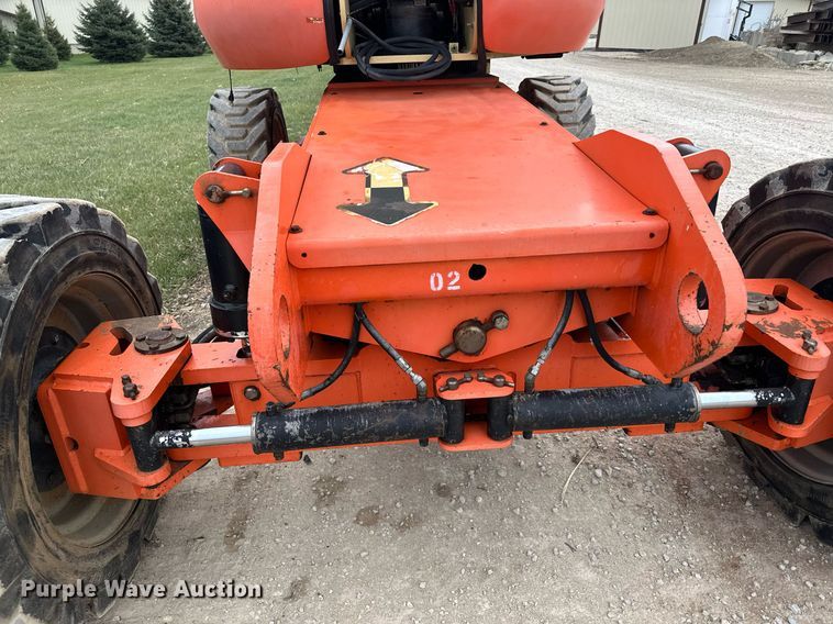 image for item LO9352 2004 JLG 860SJ  boom lift