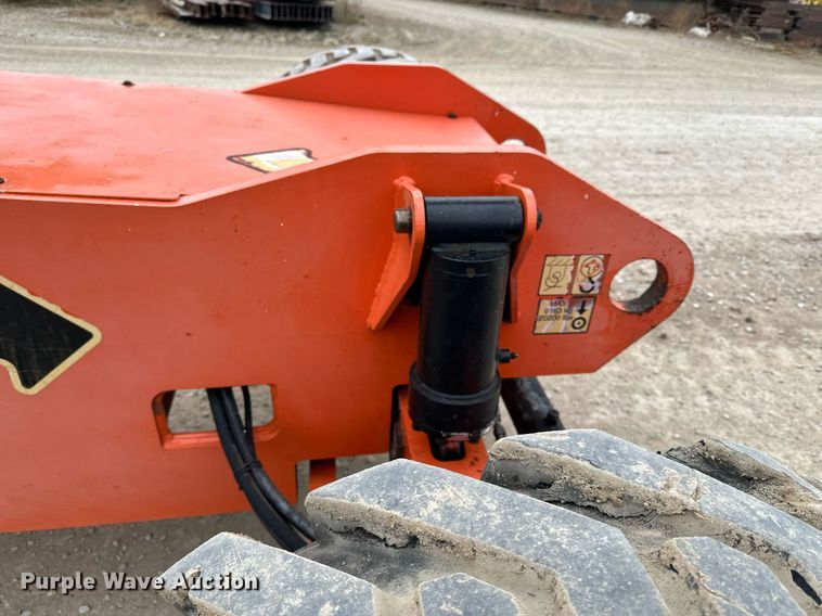 image for item LO9352 2004 JLG 860SJ  boom lift
