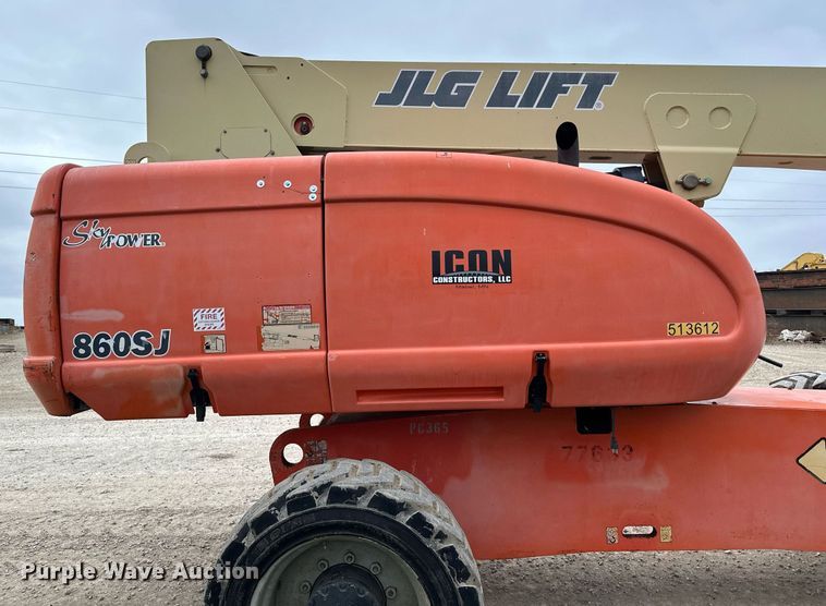 image for item LO9352 2004 JLG 860SJ  boom lift