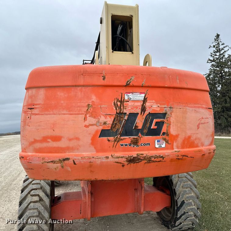 image for item LO9352 2004 JLG 860SJ  boom lift