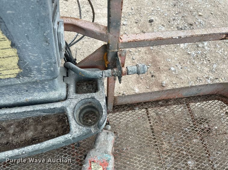 image for item LO9352 2004 JLG 860SJ  boom lift