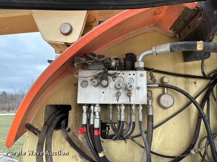 image for item LO9352 2004 JLG 860SJ  boom lift