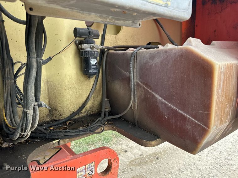 image for item LO9352 2004 JLG 860SJ  boom lift