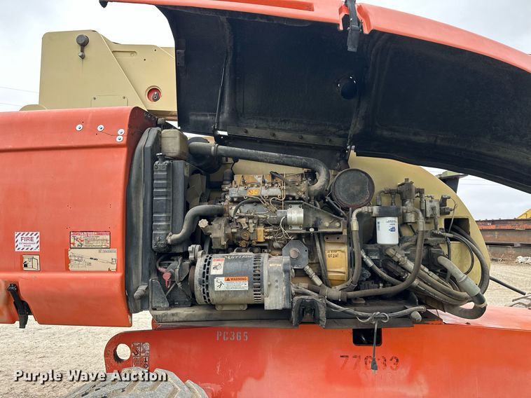 image for item LO9352 2004 JLG 860SJ  boom lift