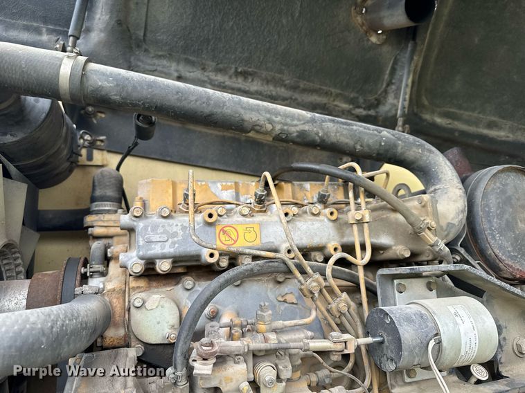 image for item LO9352 2004 JLG 860SJ  boom lift