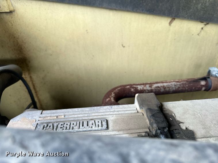 image for item LO9352 2004 JLG 860SJ  boom lift