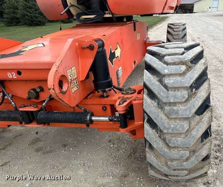 image for item LO9352 2004 JLG 860SJ  boom lift