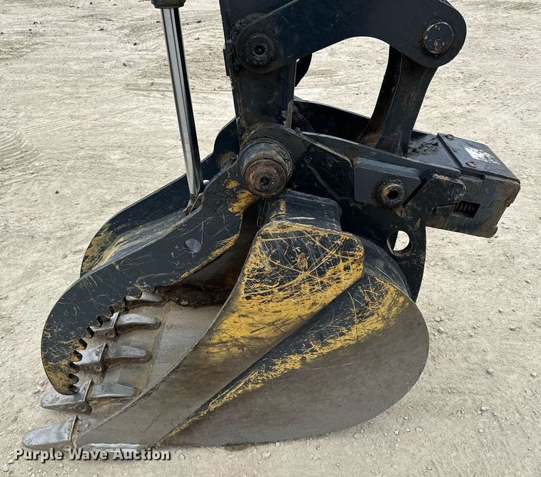 image for item LO9353 2020 John Deere 60G  mini excavator