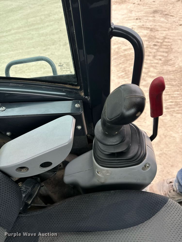 image for item LO9353 2020 John Deere 60G  mini excavator