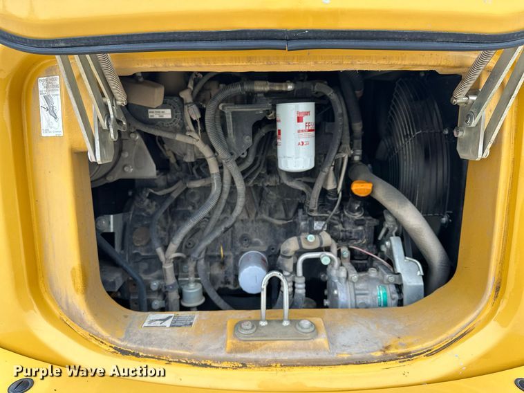 image for item LO9353 2020 John Deere 60G  mini excavator