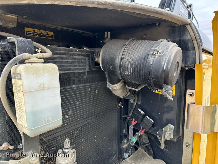 image for item LO9353 2020 John Deere 60G  mini excavator