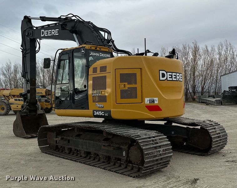 image for item LO9354 2017 John Deere 245G LC  excavator