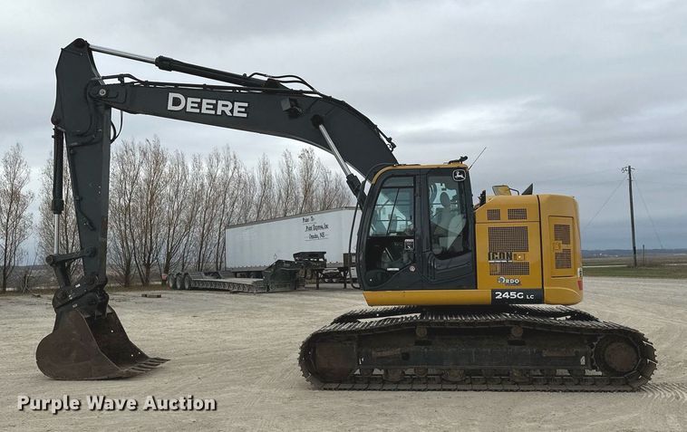 image for item LO9354 2017 John Deere 245G LC  excavator