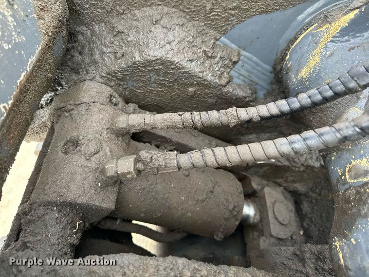 image for item LO9354 2017 John Deere 245G LC  excavator