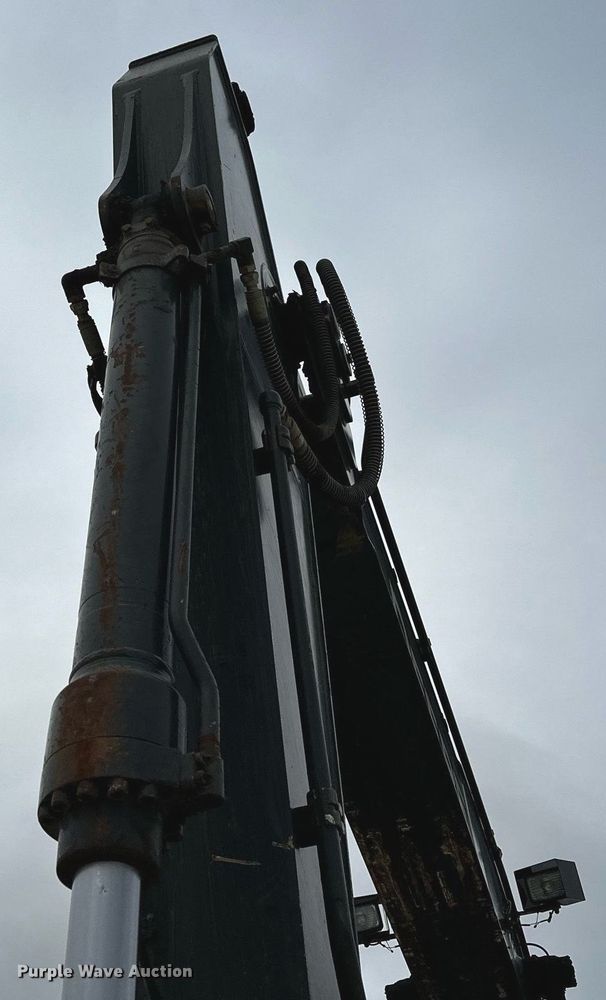 image for item LO9354 2017 John Deere 245G LC  excavator